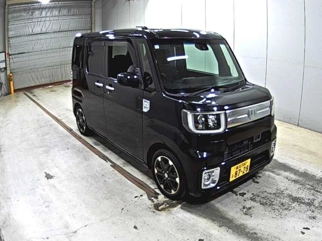 Daihatsu Wake 2016