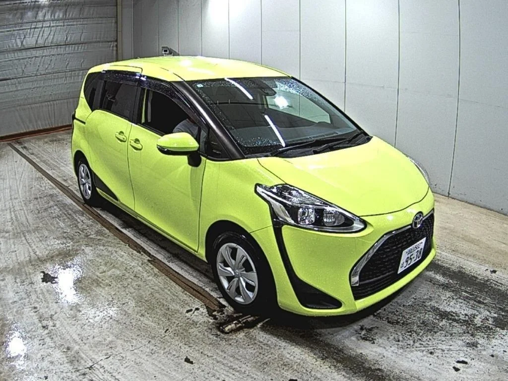 Toyota Sienta 2021