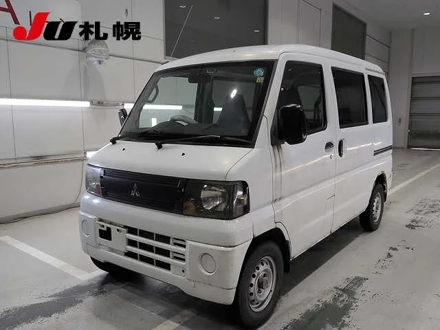 Mitsubishi Minicab 2010