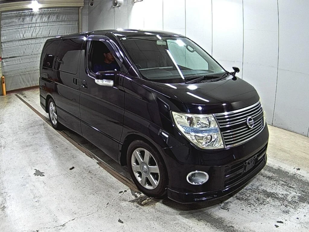 Nissan Elgrand 2010