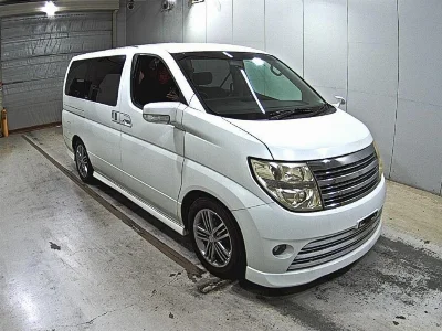 NISSAN ELGRAND