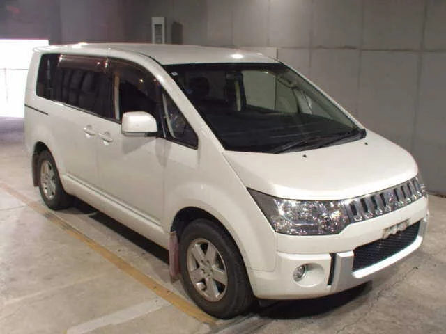 Mitsubishi Delica D:5 2015
