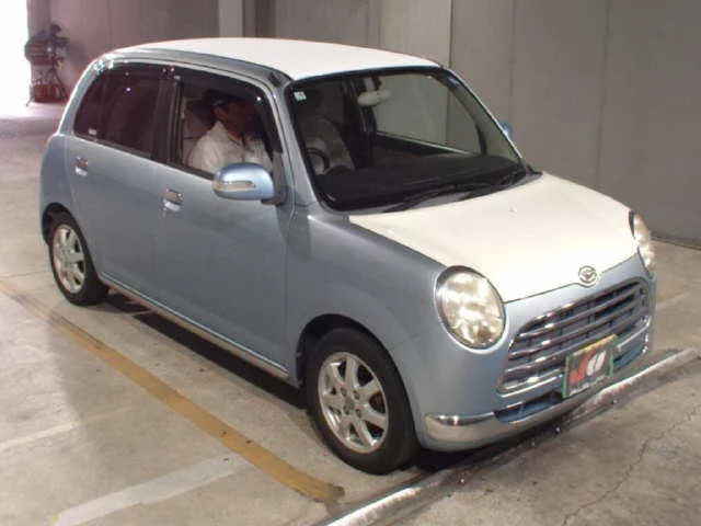 Daihatsu Mira 2005