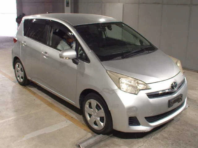 Toyota Ractis 2011