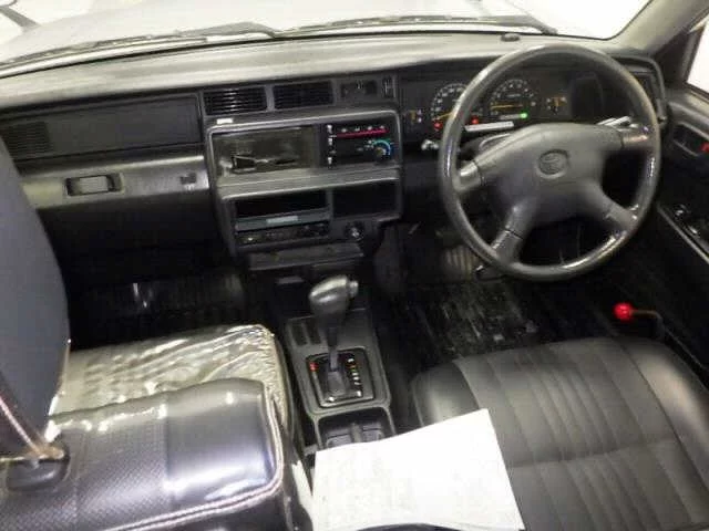 Toyota Comfort  с аукциона в Японии