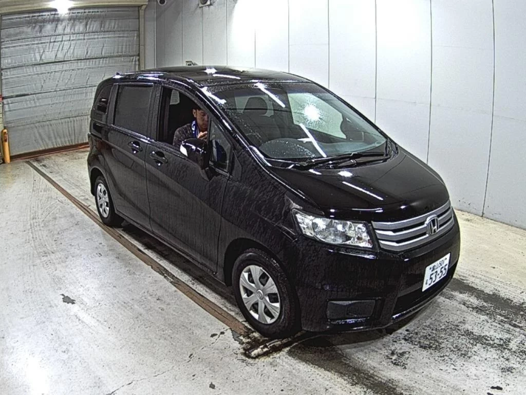 Honda Freed Spike 2014