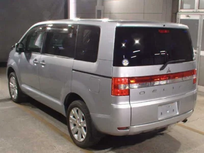 MITSUBISHI DELICA D5