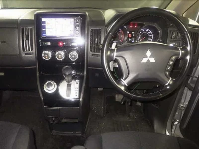 MITSUBISHI DELICA D5