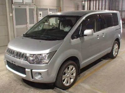 MITSUBISHI DELICA D5