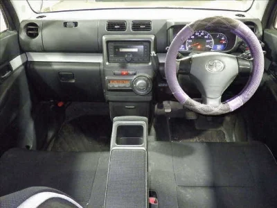 TOYOTA PIXIS SPACE