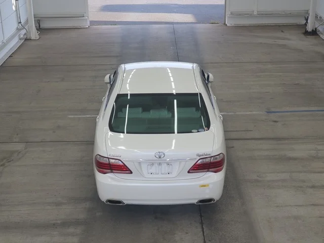 Toyota Crown  с аукциона в Японии