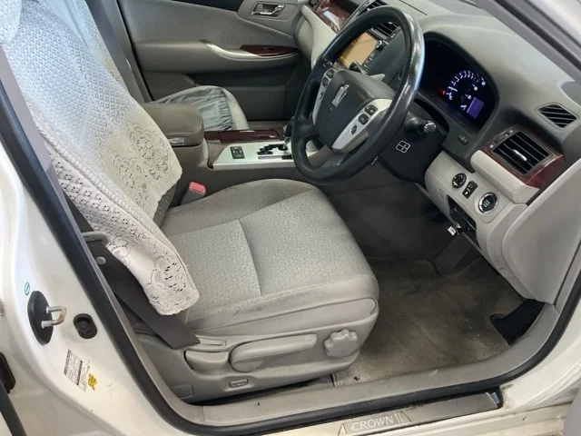 Toyota Crown  с аукциона в Японии