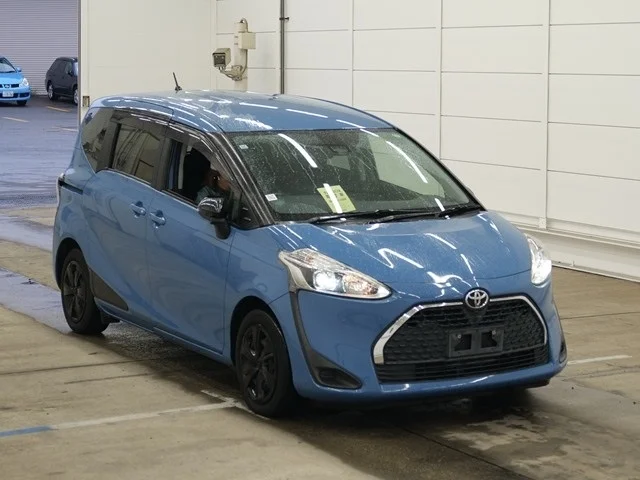 Toyota Sienta 2021