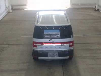 MITSUBISHI DELICA D5