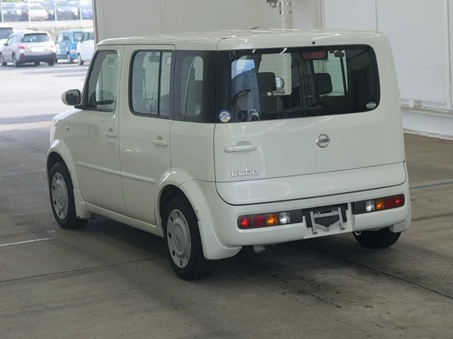 Nissan Cube  с аукциона в Японии