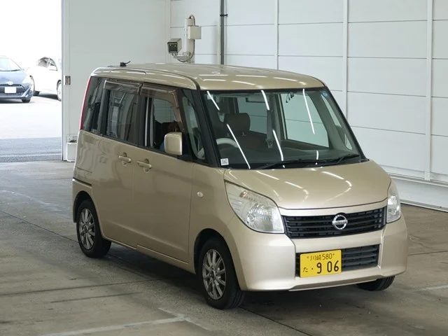 Nissan Roox 2011