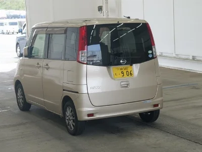 NISSAN ROOX