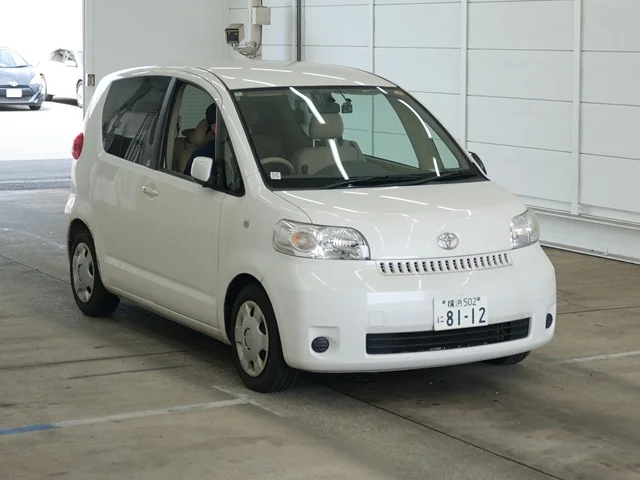Toyota Porte 2004