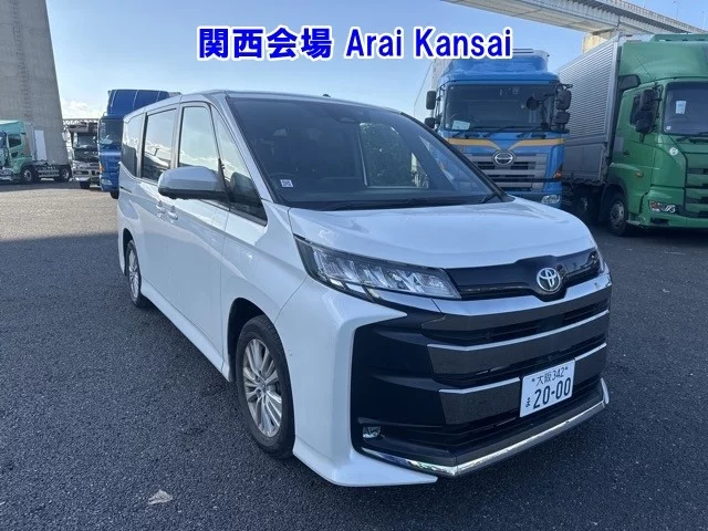 Toyota Noah 2022
