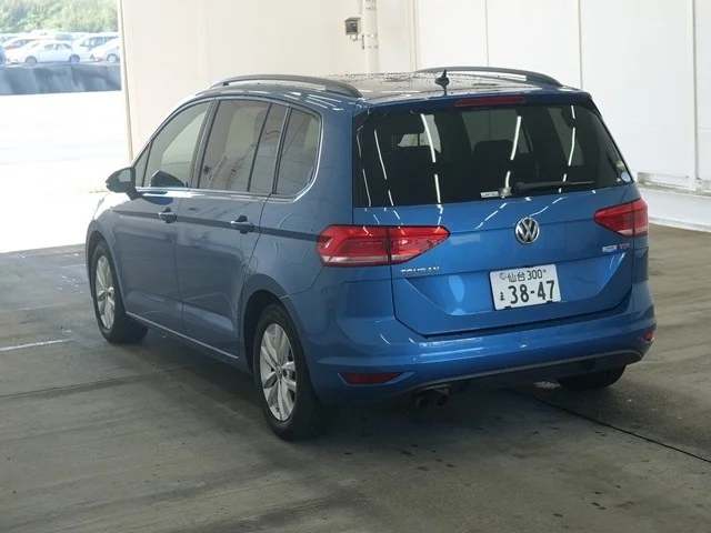 Volkswagen Touran  с аукциона в Японии