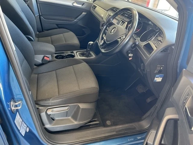 Volkswagen Touran  с аукциона в Японии