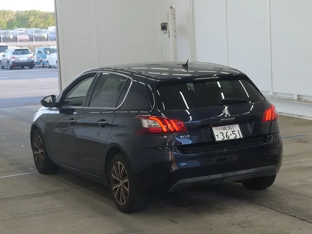 Peugeot 308  с аукциона в Японии