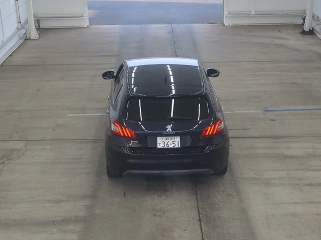 Peugeot 308  с аукциона в Японии