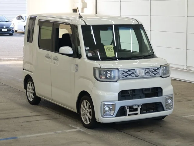 Daihatsu Wake 2015