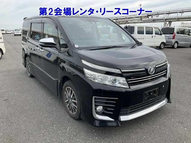 Toyota Voxy 2016