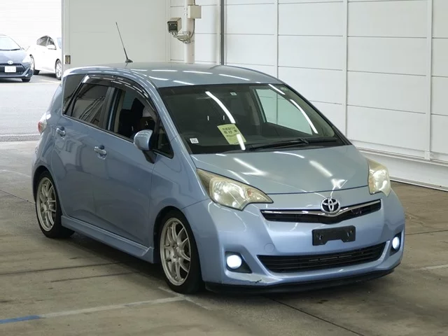 Toyota Ractis 2011