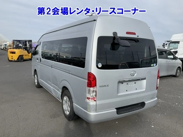 Toyota HiAce  с аукциона в Японии