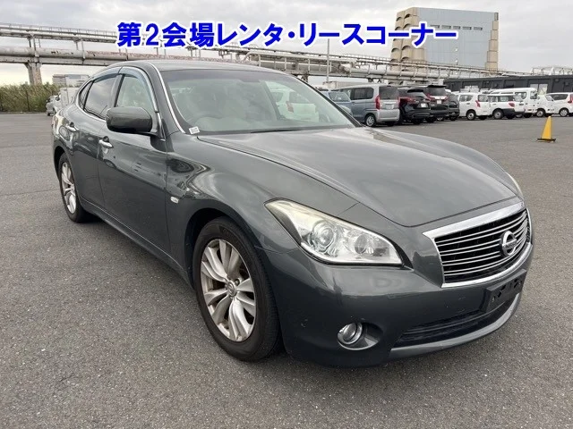 Nissan Fuga 2011