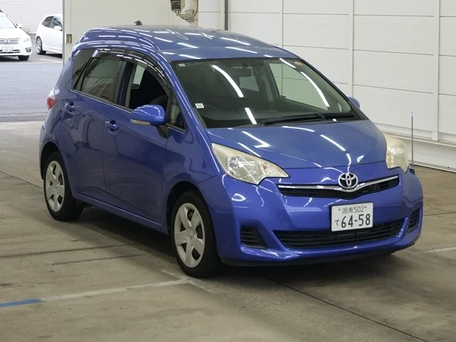 Toyota Ractis 2013