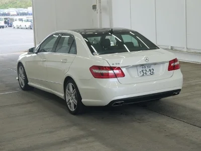 MERCEDES BENZ E CLASS