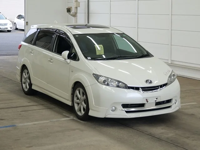 Toyota Wish  с аукциона в Японии