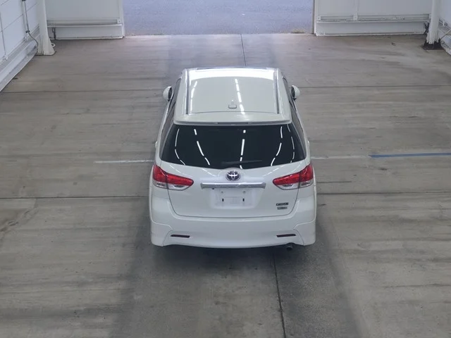Toyota Wish  с аукциона в Японии