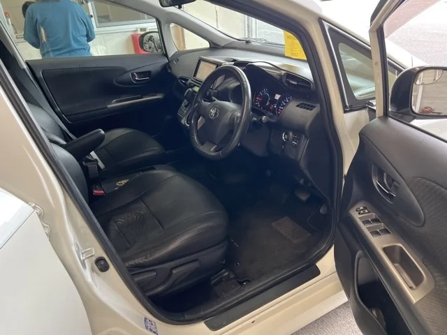 Toyota Wish  с аукциона в Японии
