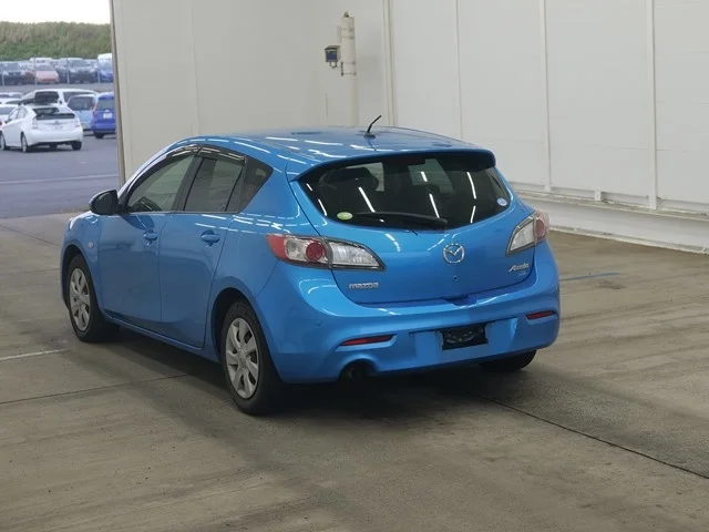 Mazda Axela  с аукциона в Японии