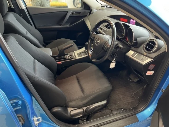 Mazda Axela  с аукциона в Японии