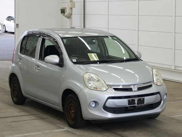 Toyota Passo 2015