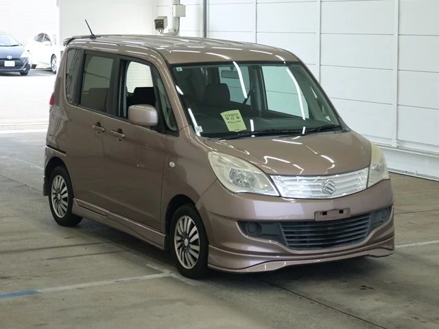 Suzuki Solio 2011