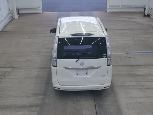 Nissan Serena  с аукциона в Японии