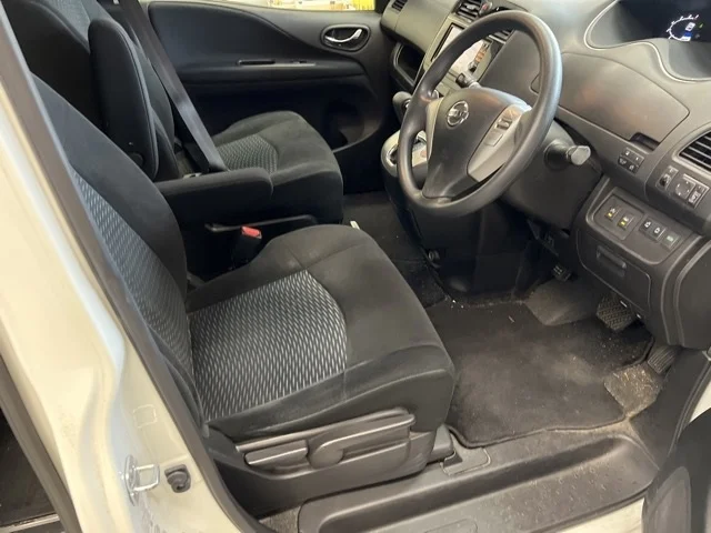 Nissan Serena  с аукциона в Японии