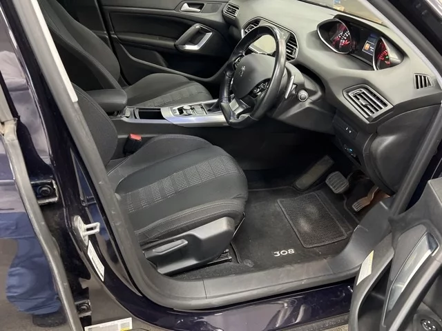 Peugeot 308  с аукциона в Японии