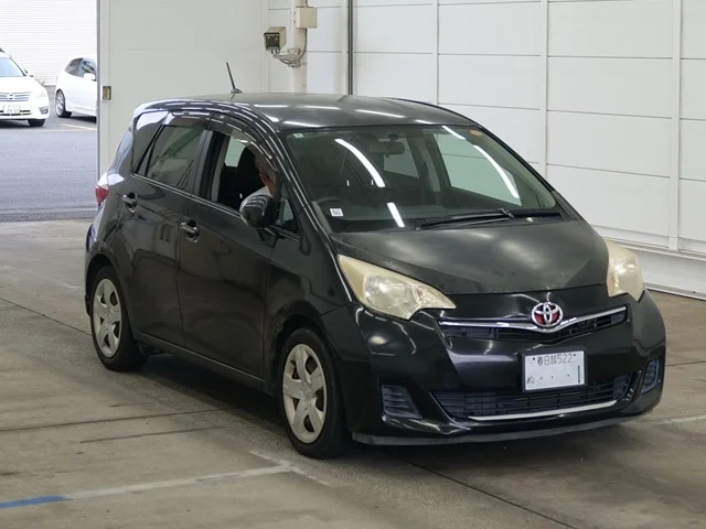 Toyota Ractis 2010