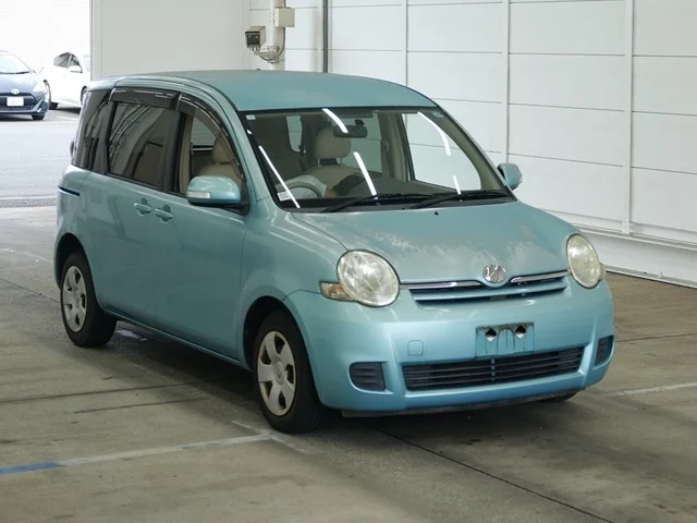 Toyota Sienta 2007