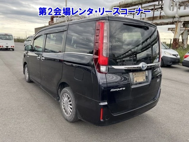 Toyota Esquire 2016
