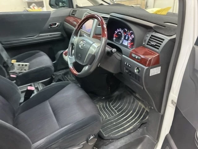 Toyota Vellfire  с аукциона в Японии