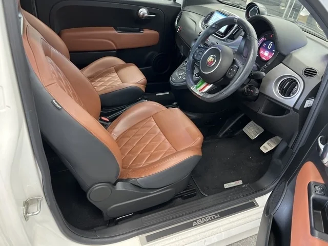 Abarth 695  с аукциона в Японии