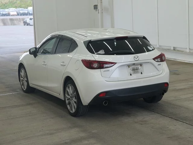 Mazda Axela  с аукциона в Японии
